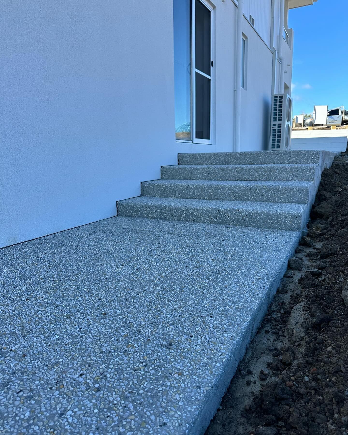 Exposed-aggregate entry steps