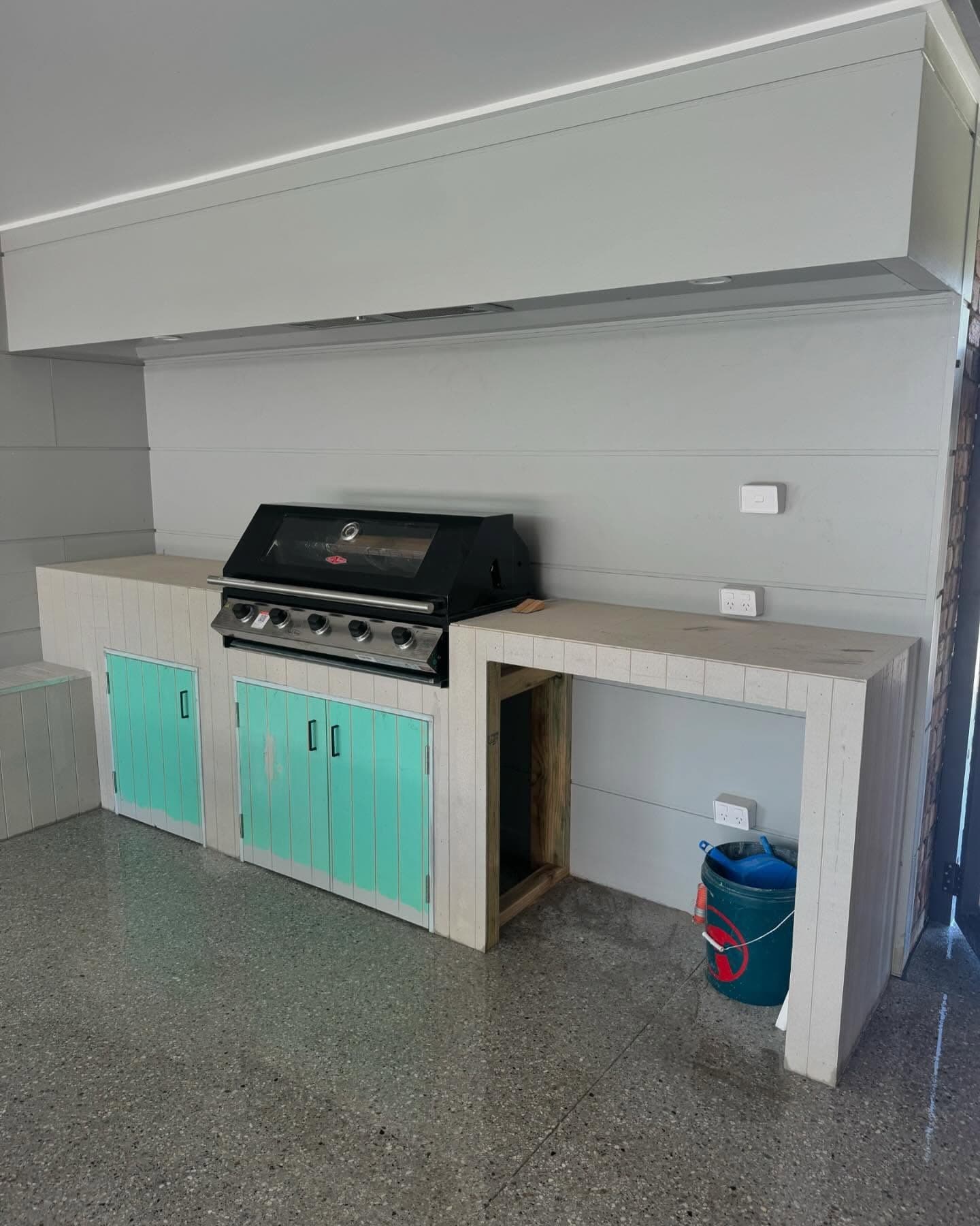 Outdoor kitchen on a honed concrete floor, Norah Head